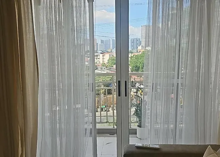 Cozy 3br Lumiere Pasig Near Bgc W Parking